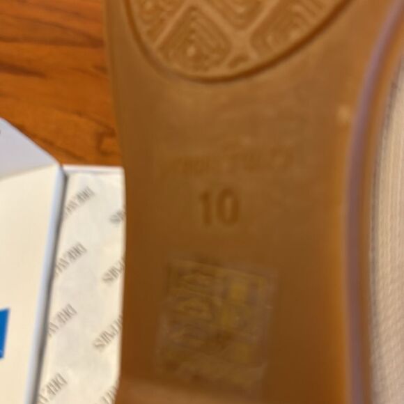 Dream Pairs Size 10 Nude memory foam flats. - Picture 11 of 13
